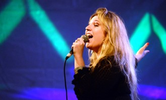 DIA DA MULHER : Show especial no clube Caixeiral