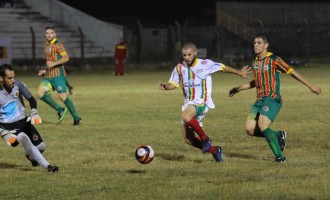 FARRAPO VENCE A PRIMEIRA : Gato marca e Hermes segura vitória