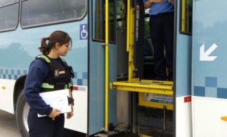 STT vistoria rampas de acessibilidade dos ônibus