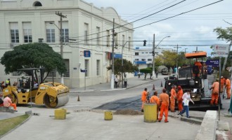 Prosseguem as obras na Duque, Juscelino e Domingos de Almeida