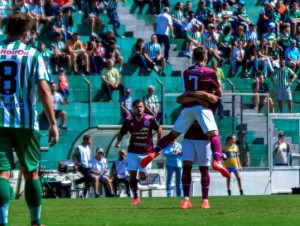 Caxias comemora vantagem na disputa por vaga na semifinal