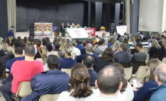 ASSEMBLEIA GERAL : Municipários decidem buscar avanços nas negociações com a Prefeitura