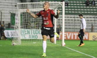 VAI VOLTAR? Leandrão na lista de novo