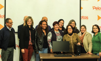 Escolas do Porto recebem computadores do projeto Porto das Artes