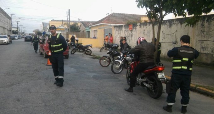 STT fiscaliza 125 motociclistas em blitz  no Centro