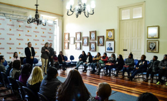 Prefeita reúne-se com educadores sociais