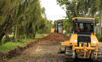 LARANJAL : Prosseguem as obras na Av. Espírito Santo