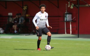 Breno deve ter a chance de jogar diante Vila: Marlon suspenso Jonathan Silva/Assessoria GEB 