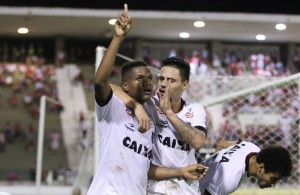 Marcinho entrou para marcar o gol da vitória no Rei Pelé