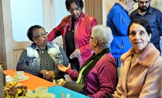 Encontro entre idosos reativa memória dos bairros