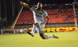 Grêmio mete pressão no Corinthians