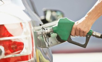 Média do litro da gasolina é de R$ 4,357 em novembro