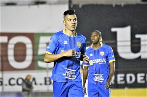 Giovane Gomes é aposta alta do Pelotas no segundo semestre: será o pivô no esquema 4-1-4-1