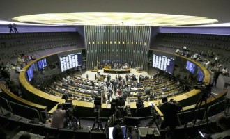 ALÍVIO NO PLANALTO: Câmara Federal rejeita denúncia contra Temer