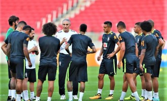 Tite repete time de sua estreia na seleção