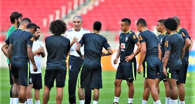 Tite repete time de sua estreia na seleção