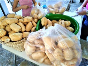 LANCHES distribuídos gratuitamente