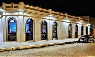 SANTA ARTE : Exposição, tatuagem e música boa.