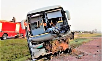TRÂNSITO : Acidente com o ônibus da Penha mata 1 e fere 11