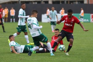 Brasil fez jogo de igual para igual com o Palmeiras enquanto teve fôlego: depois foi goleado por 5 a 2 Foto: Gustavo Pereira/Assessoria GEB  