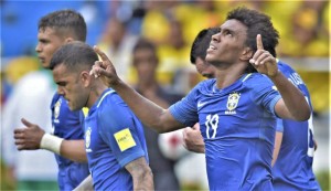 Willian marca lindo gol e Brasil empata com a Colômbia: sequência de vitórias é interrompida