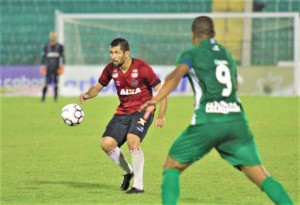 Marlon deve retornar ao time na partida diante do Ceará, sábado, no Castelão: time descaracterizado Foto: Carlos Inaurriaga/Assessoria GEB 