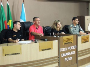Secretário de segurança Bruno Ferreira, vereadores “Marcola” e Fernanda Miranda, e subcomandante Facin