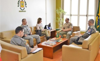 Paula visita Comando Geral da Brigada Militar em Porto Alegre