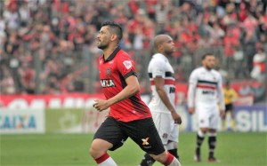 Marlon fez gol de pênalti contra Santa Cruz: depois do estresse por lesão, a volta por cima Foto: Assessoria GEB 