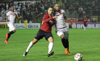 Clemer escala ataque de velocistas para aproveitar exposição defensiva do adversário na Arena Barueri