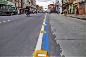  As equipes da sinalização seguem trabalhando à noite, para evitar transtornos ao trânsito. 