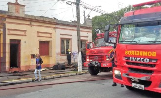Incêndio destrói padaria e casas em Pelotas
