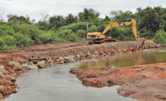 DUPLICAÇÃO DA BR-116 : Técnicas de bioengenharia de solos são aplicadas