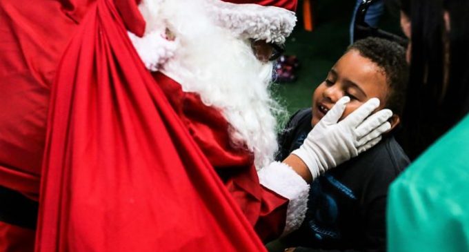 SOLIDARIEDADE  : ONG promove chegada  do Papai Noel no BGV