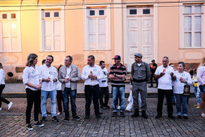 AUTORIDADES e comunidade foram às ruas “plantar” um novo momento 