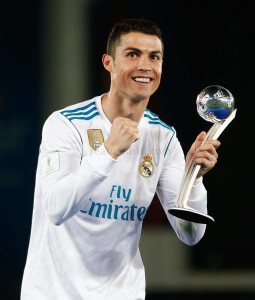 Real Madrid comemora seu sexto título mundial: vitória de 1 a 0 diante do Grêmio, em Abu Dhabi – gol de Cristiano Ronaldo
