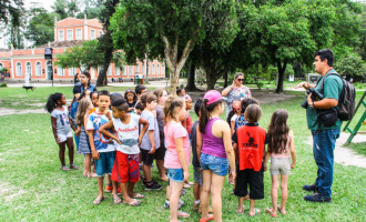 Alunos participam de educação  ambiental na Baronesa