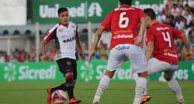 Alisson Farias, Artur e Mossoró vão jogar contra o Internacional