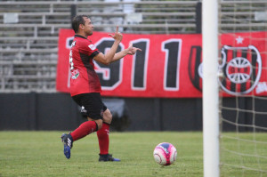 Luiz Eduardo marcou 2 gols em sua estreia com a camisa rubro-negra