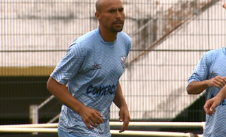 CARLÃO FAZ ESTILO PITBULL : Jogador contratado pelo Pelotas construiu carreira no interior paulista