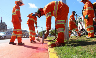 Ciclofaixa da praça 20 de Setembro recebe pintura