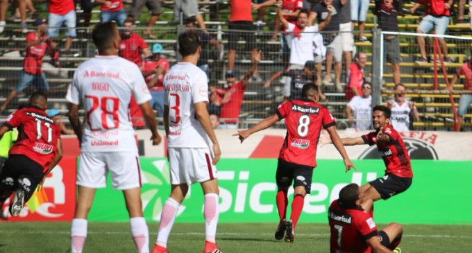 Brasil vence Inter e quebra tabu