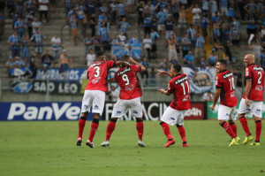 Robério (9) marcou o gol do Brasil: no segundo tempo, o Grêmio construiu a virada de 2 a 1 na Arena Foto: Jonathan Silva/Assessoria GEB 