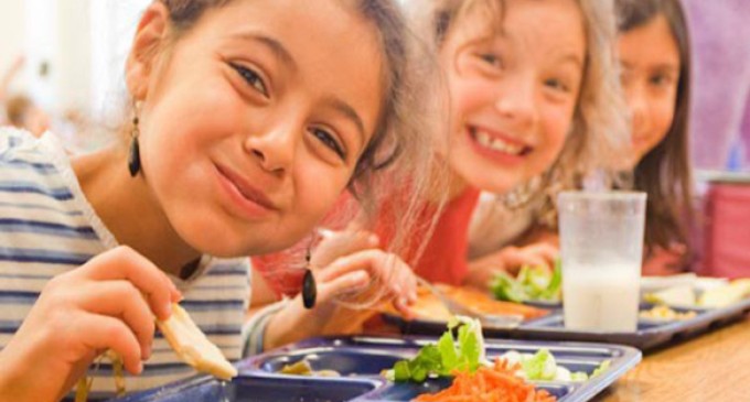Volta às aulas exige atenção com alimentação das crianças