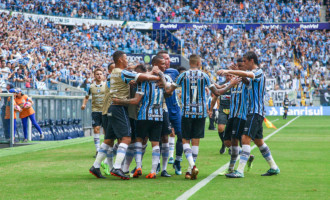 GRE-NAL : Grêmio massacra o Inter na Arena