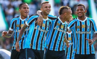 UM PÉ NA FINAL : Grêmio passa fácil pelo Avenida
