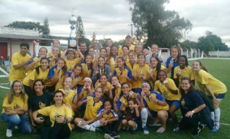 LOBAS PELO MUNDO  : Marcos Planela destaca jogadoras que passaram por Pelotas