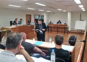 NA acusação atuou o Promotor de Justiça Márcio Schlee Gomes