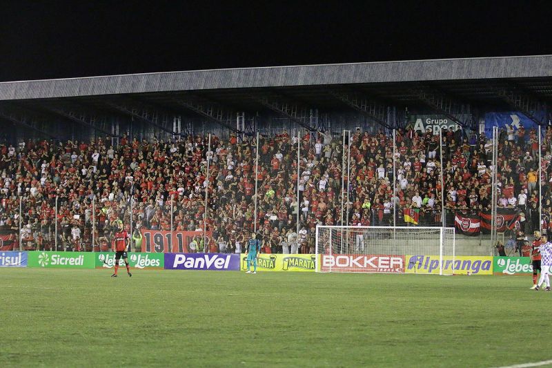 Torcida Xavante esteve em maior número no estádio Passo D'Areia