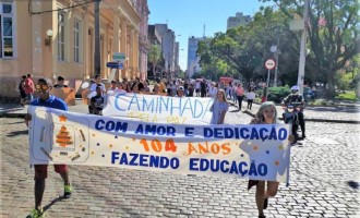 Escola Félix da Cunha faz Caminhada pela Paz